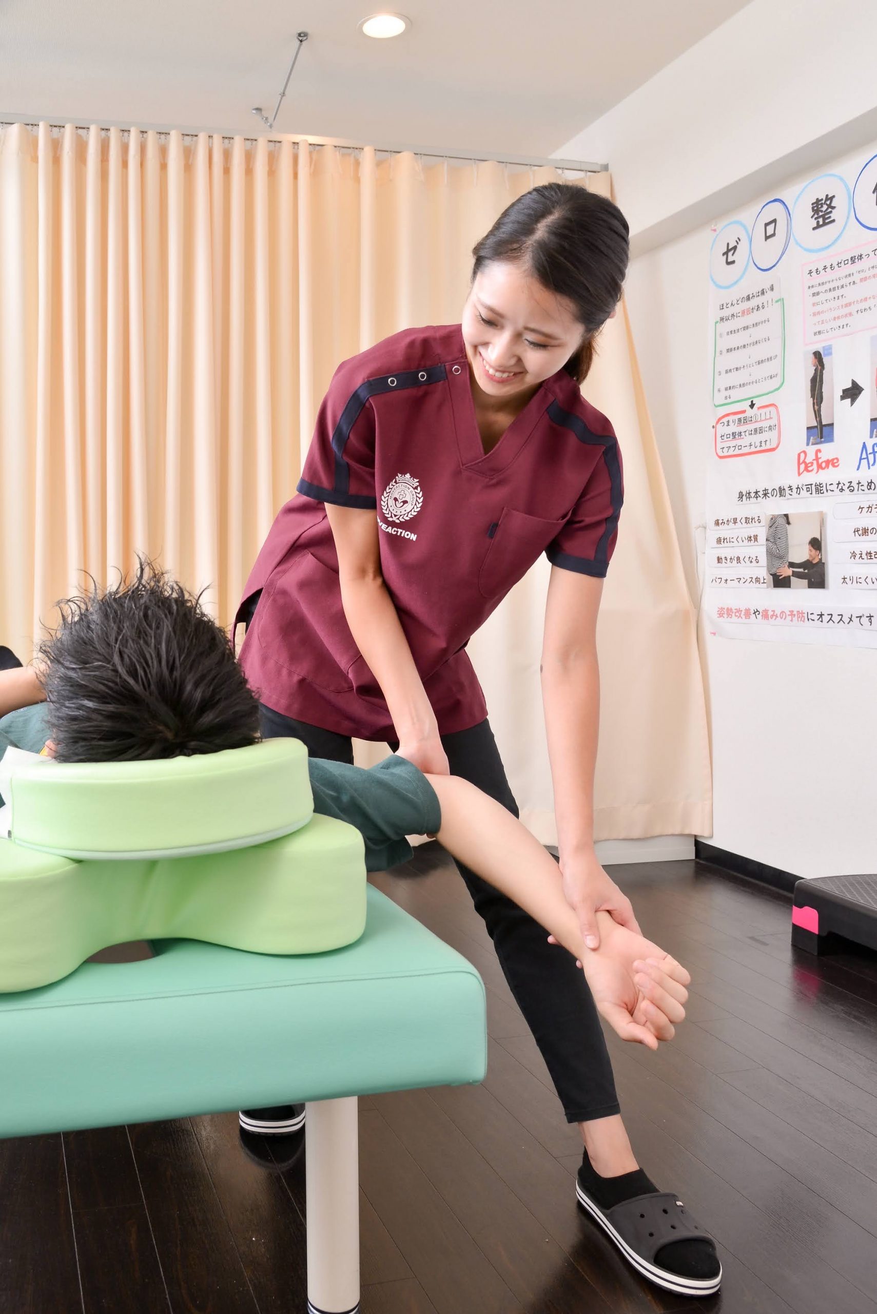 ペアストレッチで関節可動域を広げて肩こりを予防！埼玉・上尾の整骨院が解説 画像