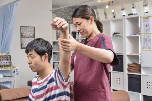 【上尾で交通事故後のリハビリを整骨院で】専門スタッフが徹底サポート 画像