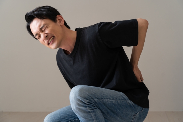 急なぎっくり腰にもう悩まない｜整骨院が伝える再発防止ストレッチと施術法 画像