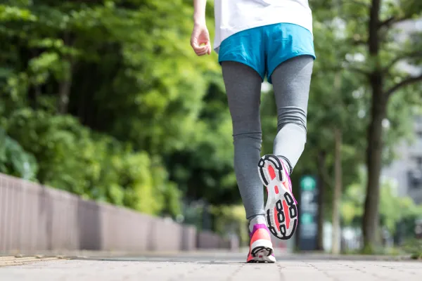 ランニングしている女性